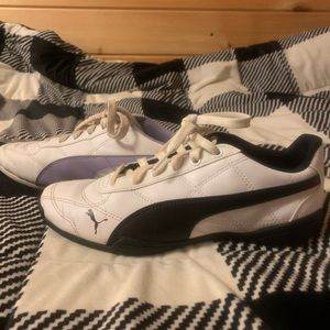 2 pair of PUMA Youth Sneakers 361208-22  Size 6c